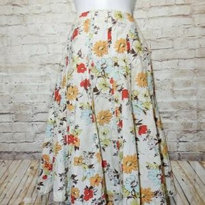 CAbi Skirt Size 6 Beige Floral Cotton Knee Length